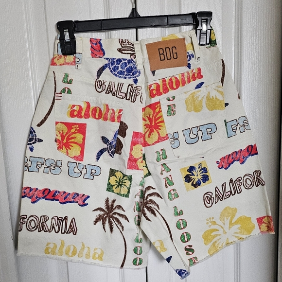 BDG Urban Outfitters Womens Aloha Surf Graphic Shorts California Print Size 25 - Picture 13 of 16